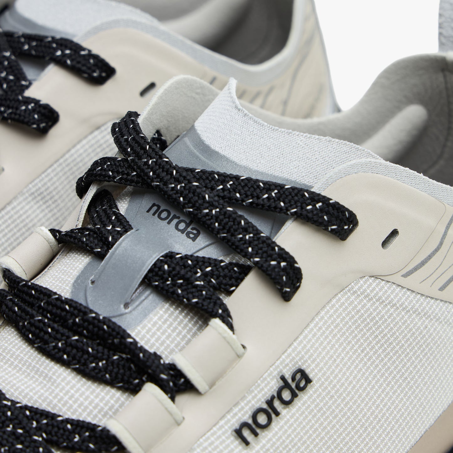 norda Women's 001A / Cinder