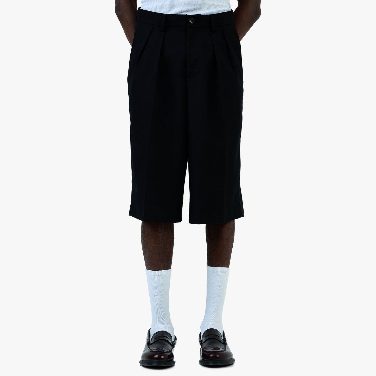 BEAMS Wide Short Slacks / Black