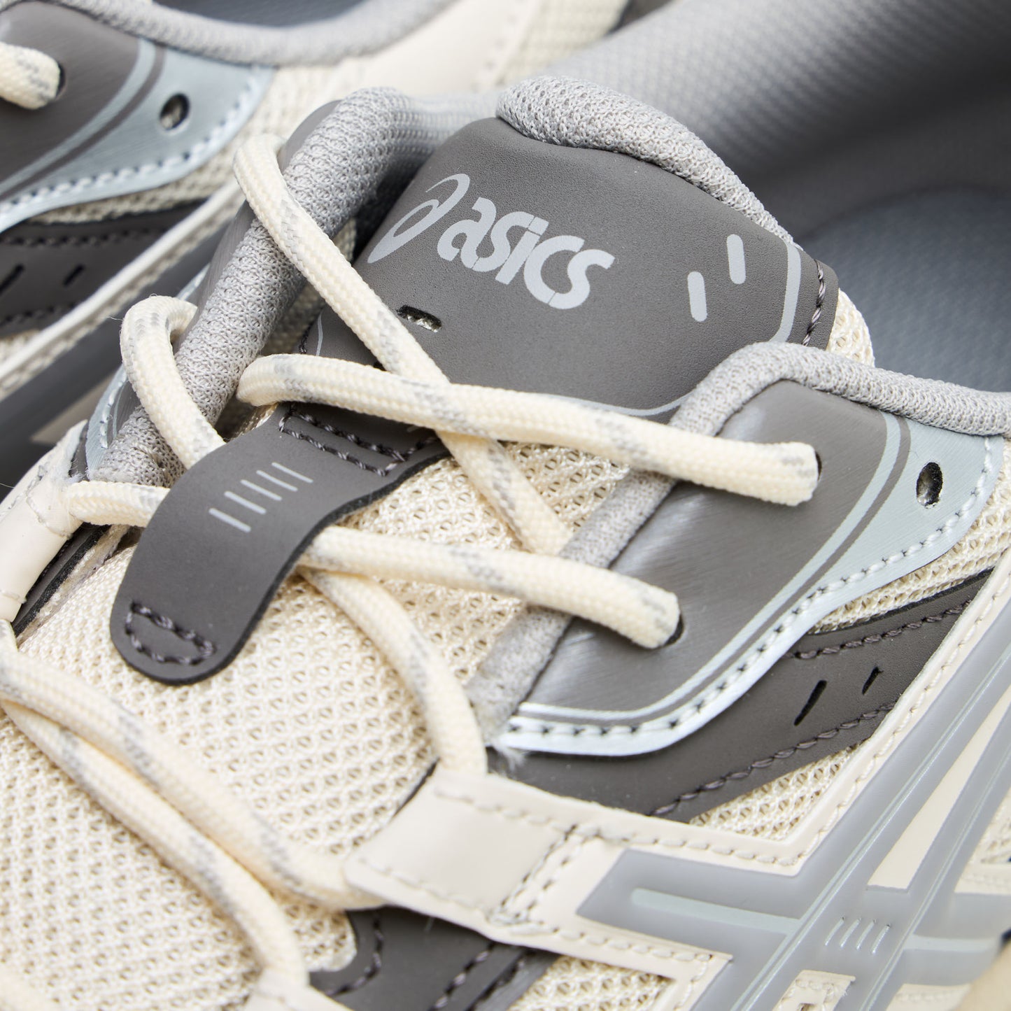 ASICS GEL-NUNOBIKI Crème / Gris Ciment