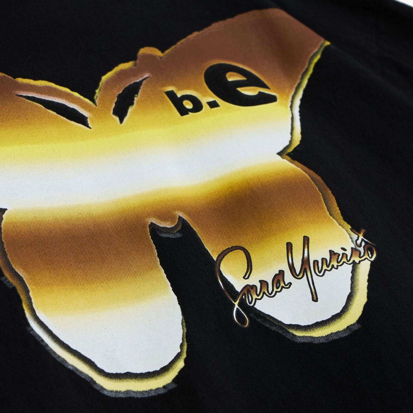 b.Eautiful x Sara Yukiko b.e Girl T-Shirt Noir