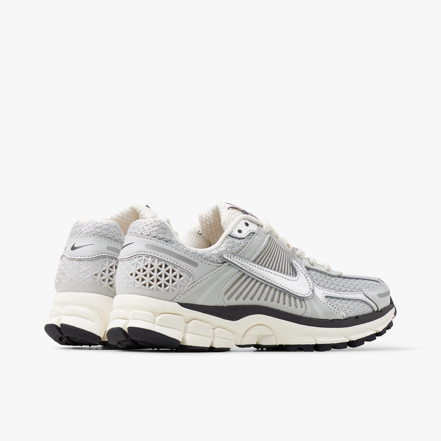 Nike Women's Zoom Vomero 5 Photon Dust / Chrome - Gridiron