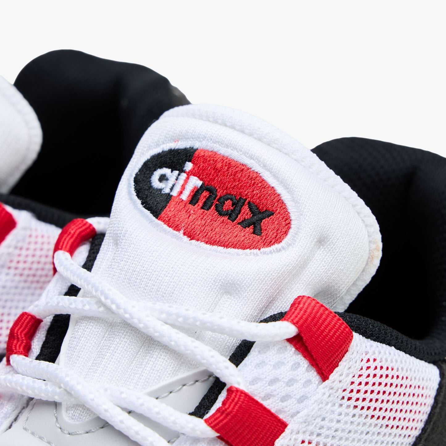 Nike Air Max 95 Blanc / Rouge Comète - Gris Neutre