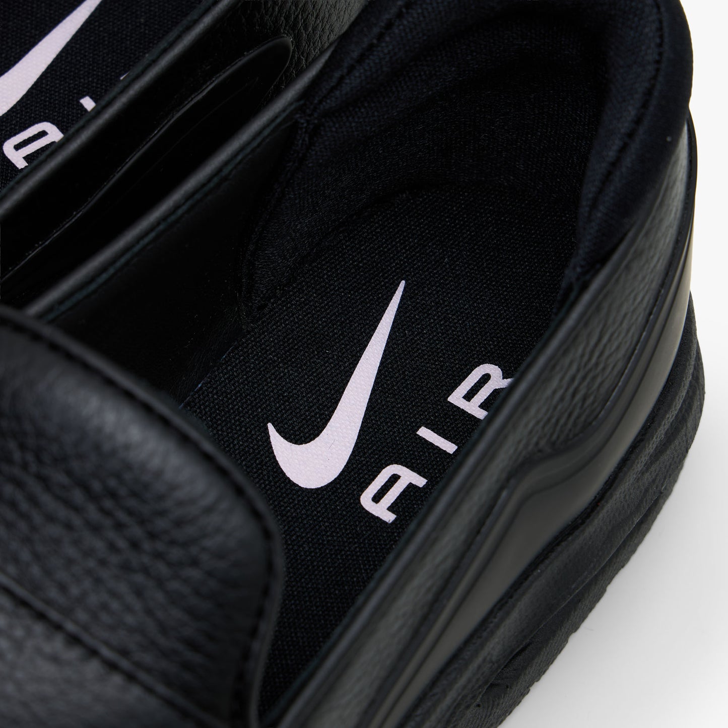 Nike Women's Air Max Phenomena Black / Metallic Gold