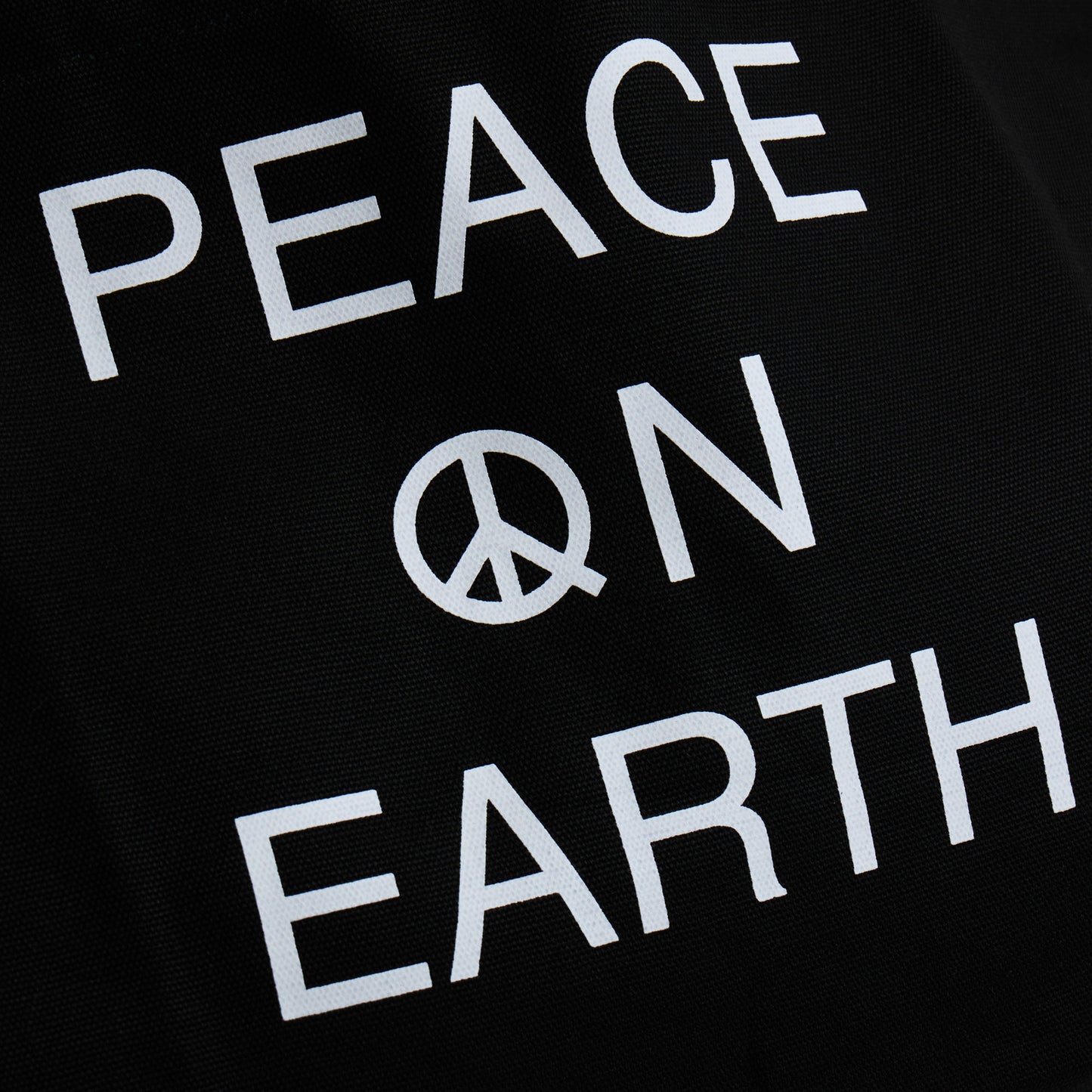 Museum of Peace and Quiet Cabas Earth / Noir