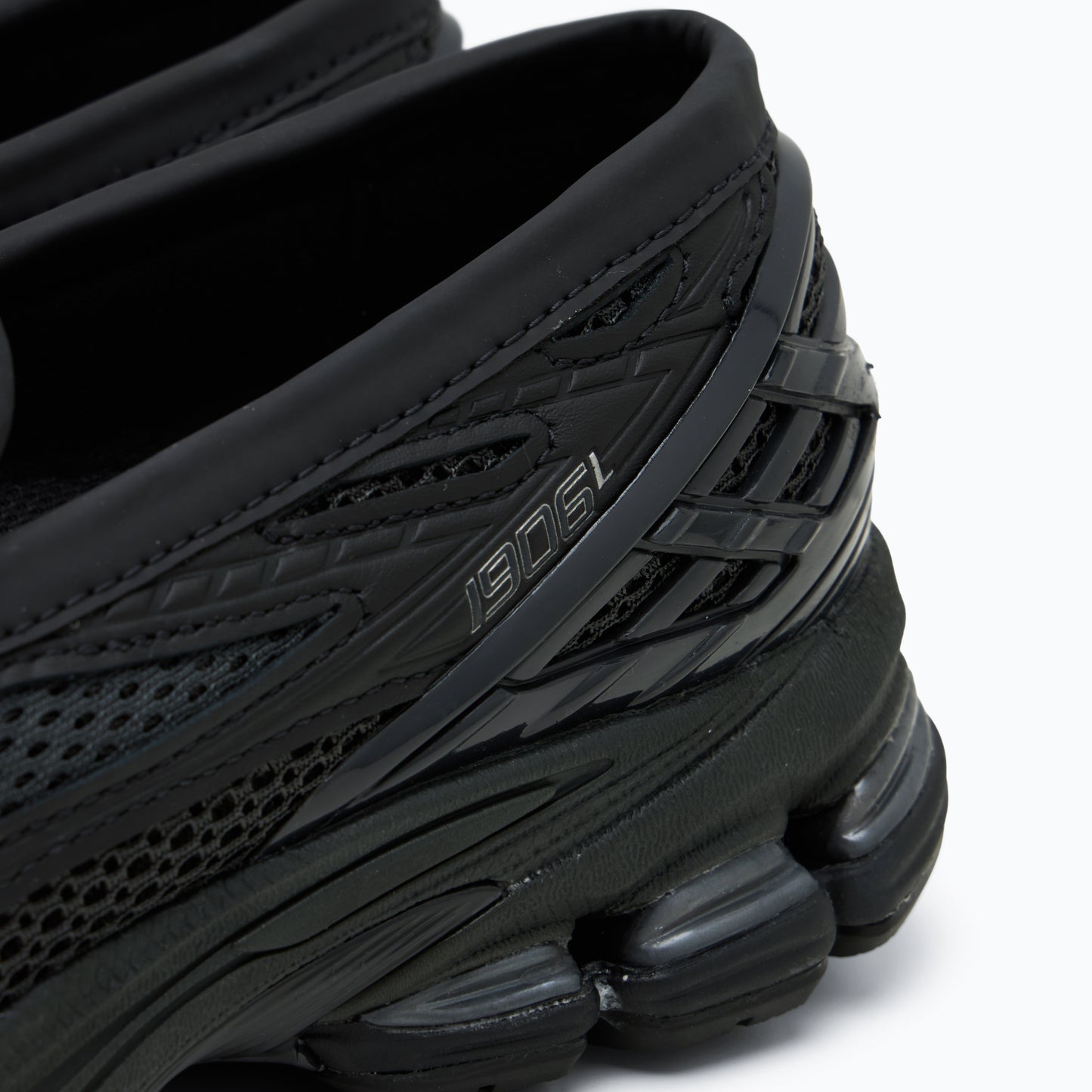 New Balance 1906L Noir / Angora