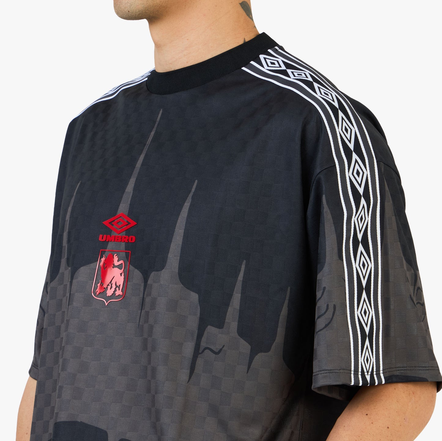 T-shirt Umbro History Tape Kit Noir / Rouge - Anthracite