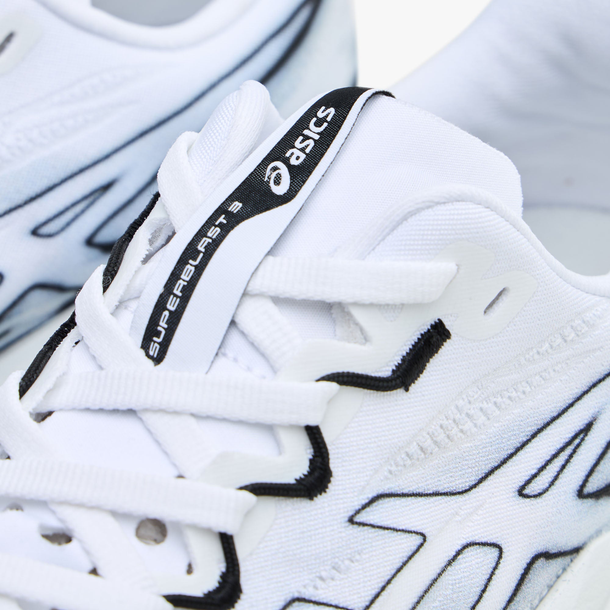 ASICS Superblast 3 White / Black – Livestock