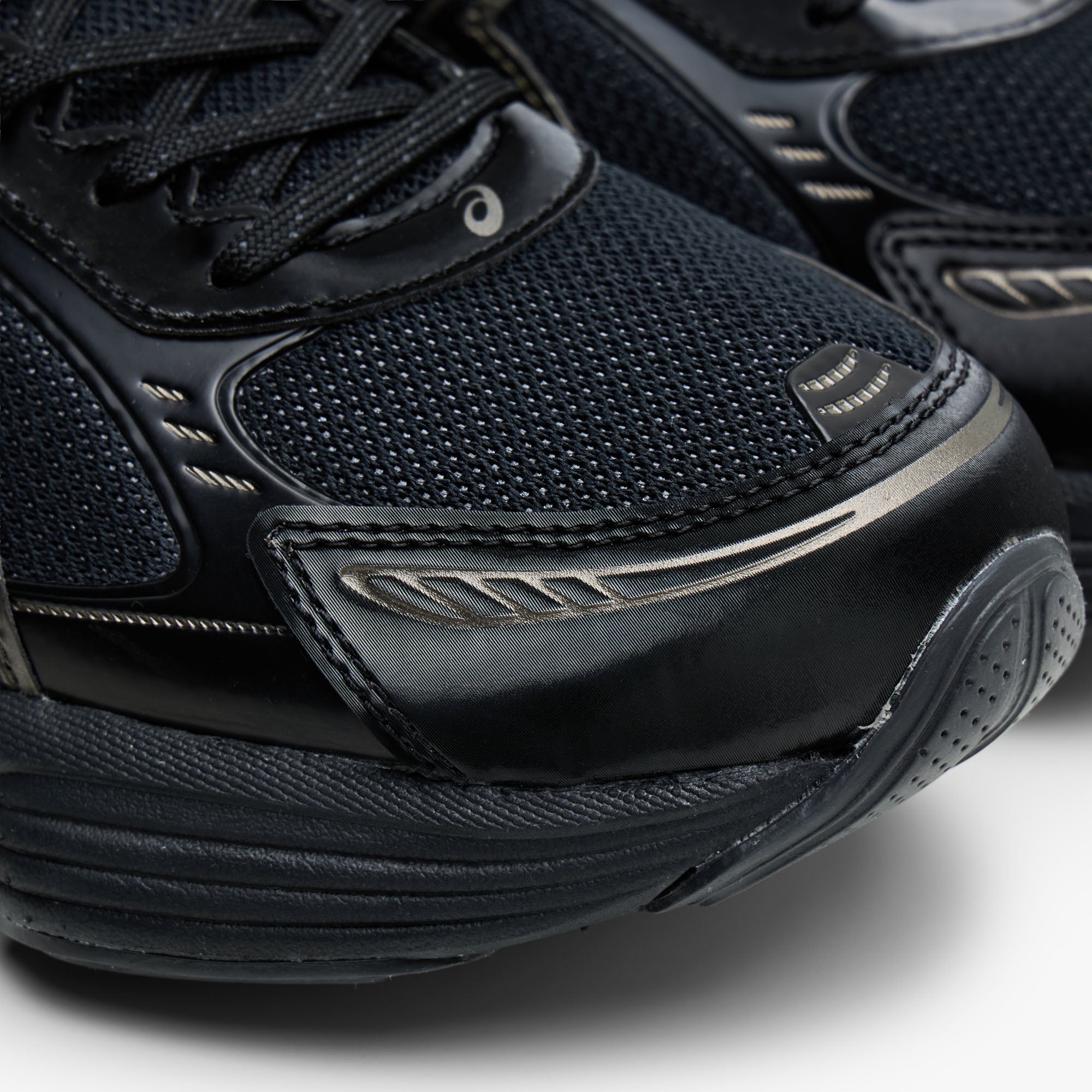 ASICS Gel-Kinetic Fluent Black / Graphite Grey | Livestock