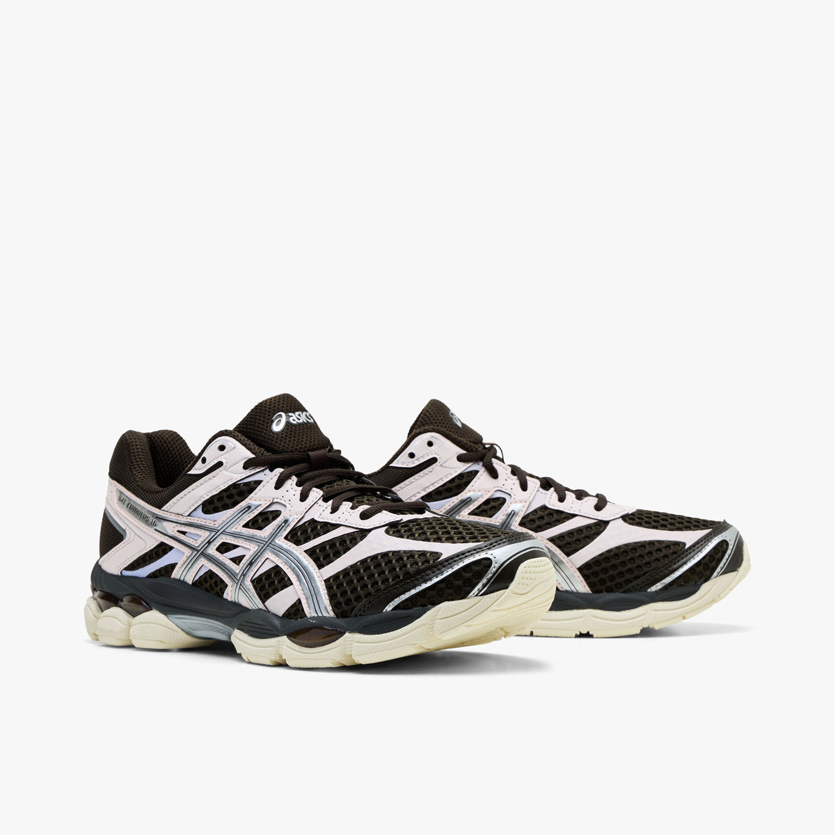 ASICS GEL-CUMULUS 16. Three-quarter view of a pair of running sneakers displaying dark black coffee mesh uppers, pure silver Tiger Stripes, soft cream synthetic overlays, dark laces, and thick GEL-cushioned midsoles. 