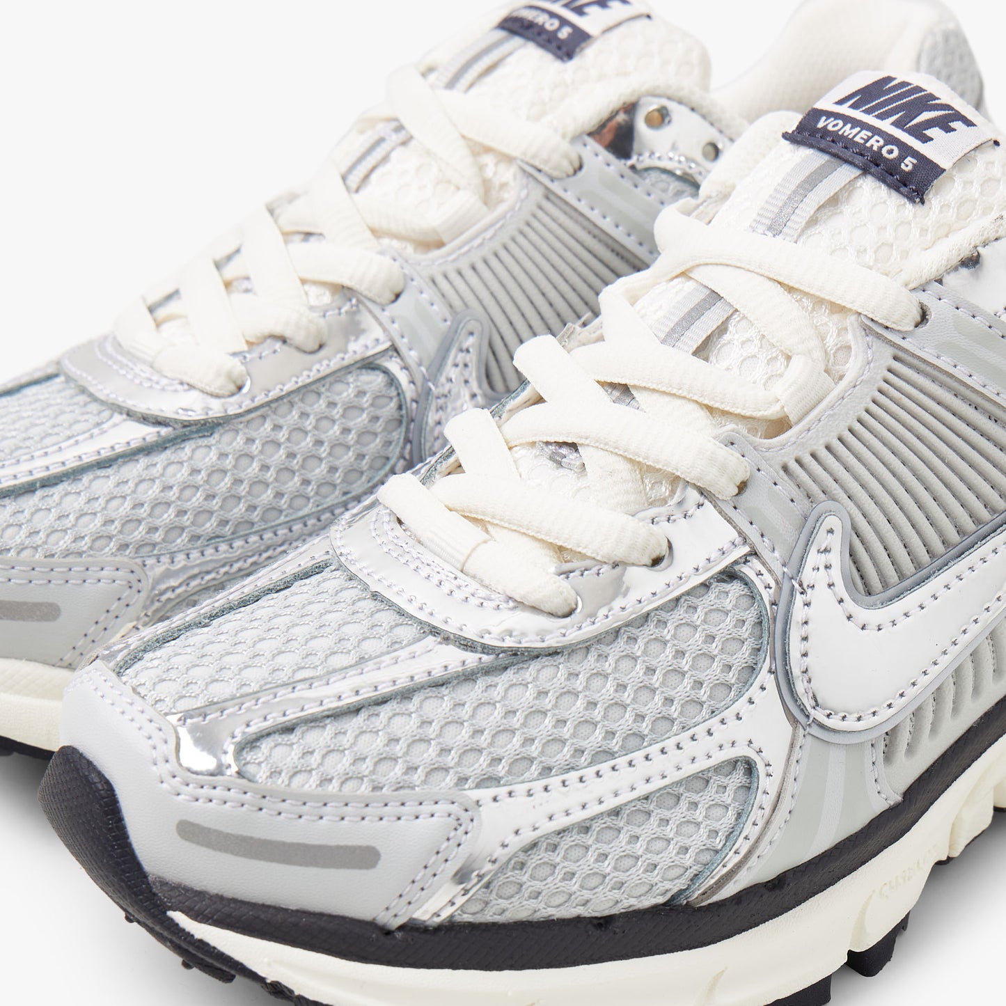 Nike Women's Zoom Vomero 5 Photon Dust / Chrome - Gridiron