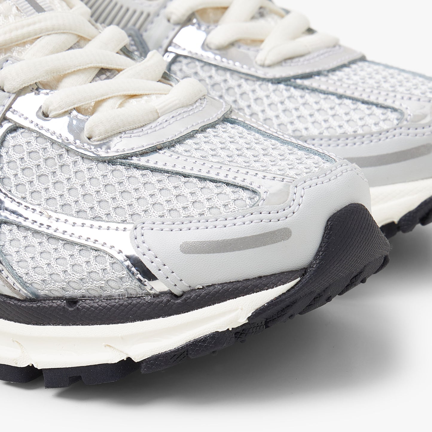 Nike Women's Zoom Vomero 5 Photon Dust / Chrome - Gridiron