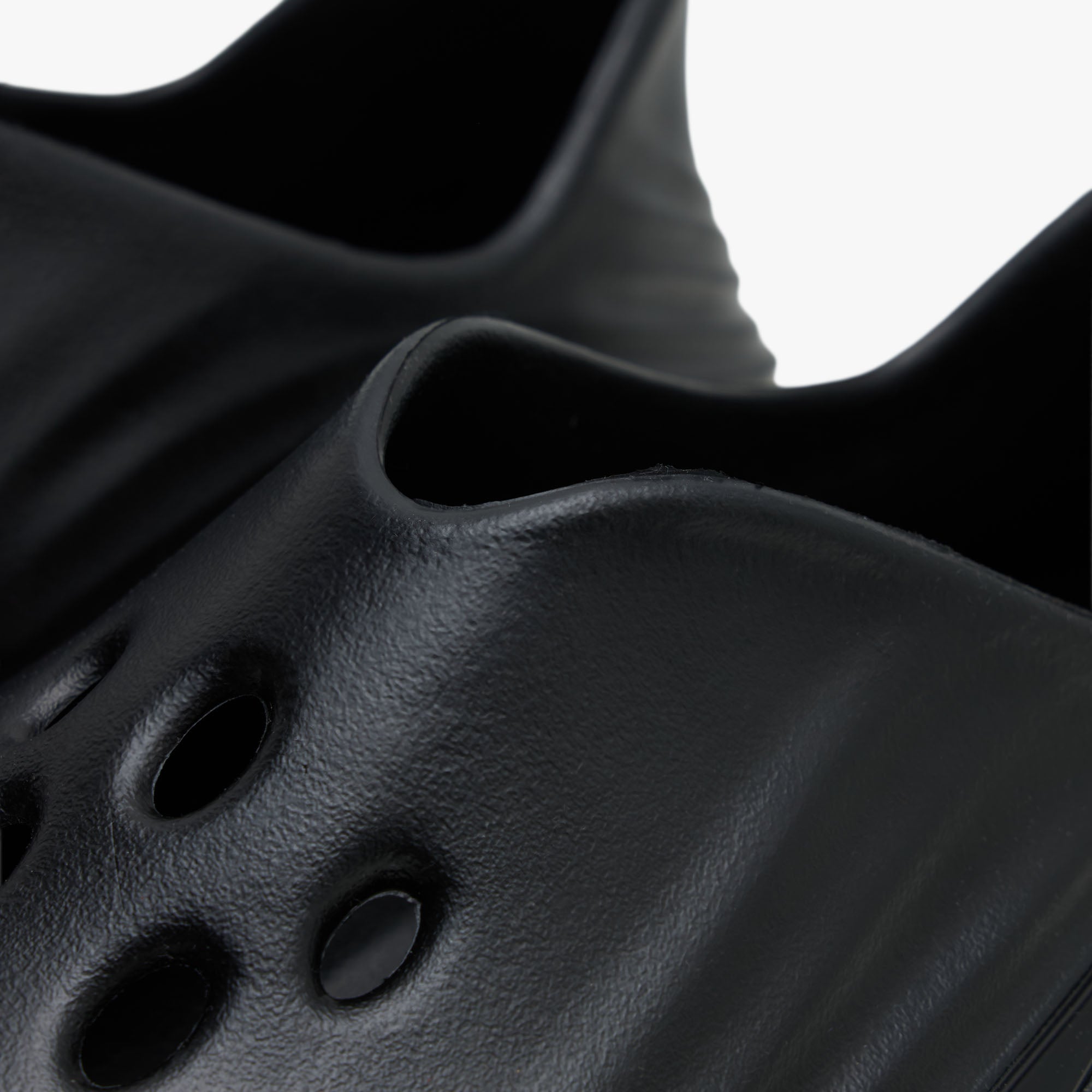 Nike ReactX Rejuven8 Black / Black | Livestock