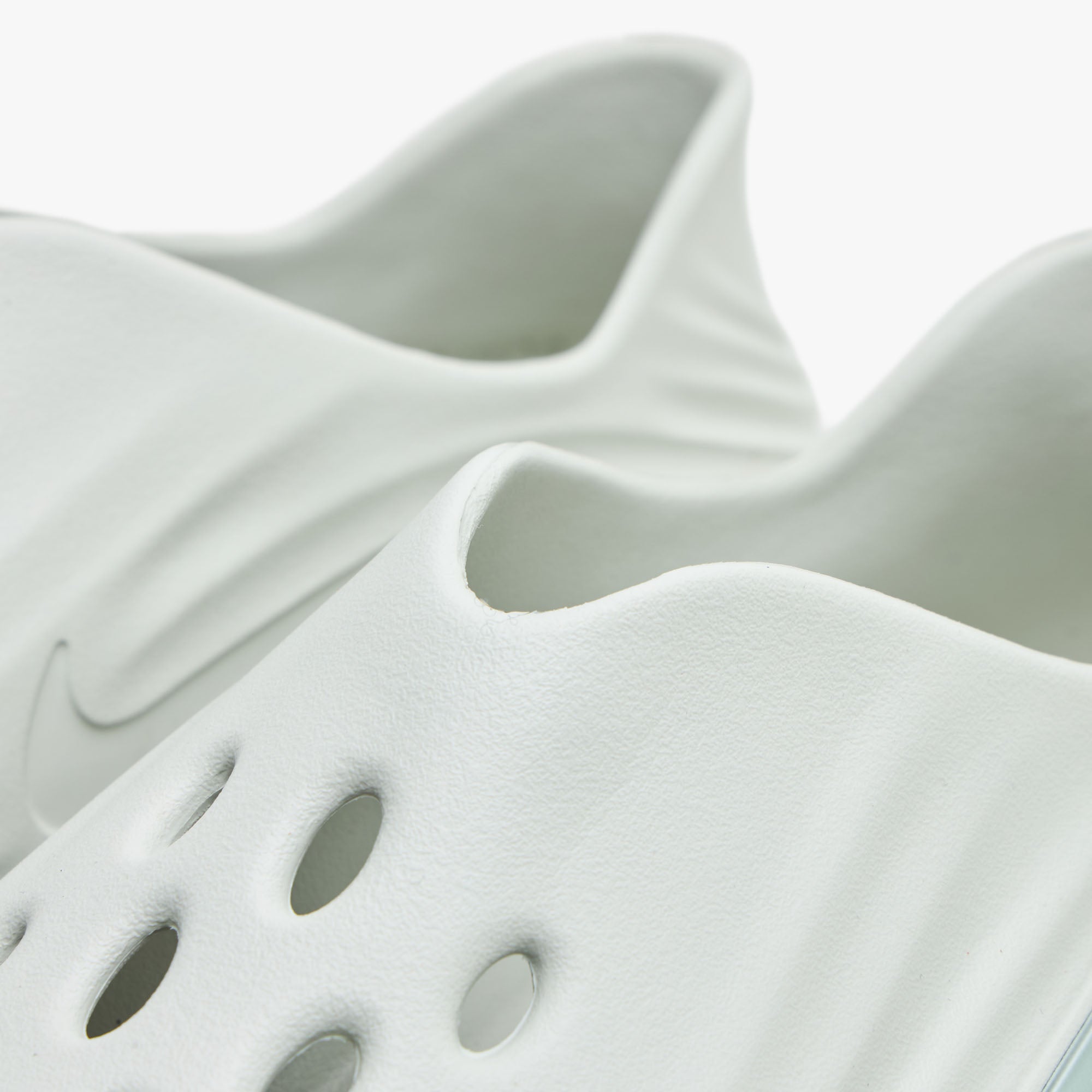 Nike ReactX Rejuven8 Spruce Aura / Light Silver | Livestock
