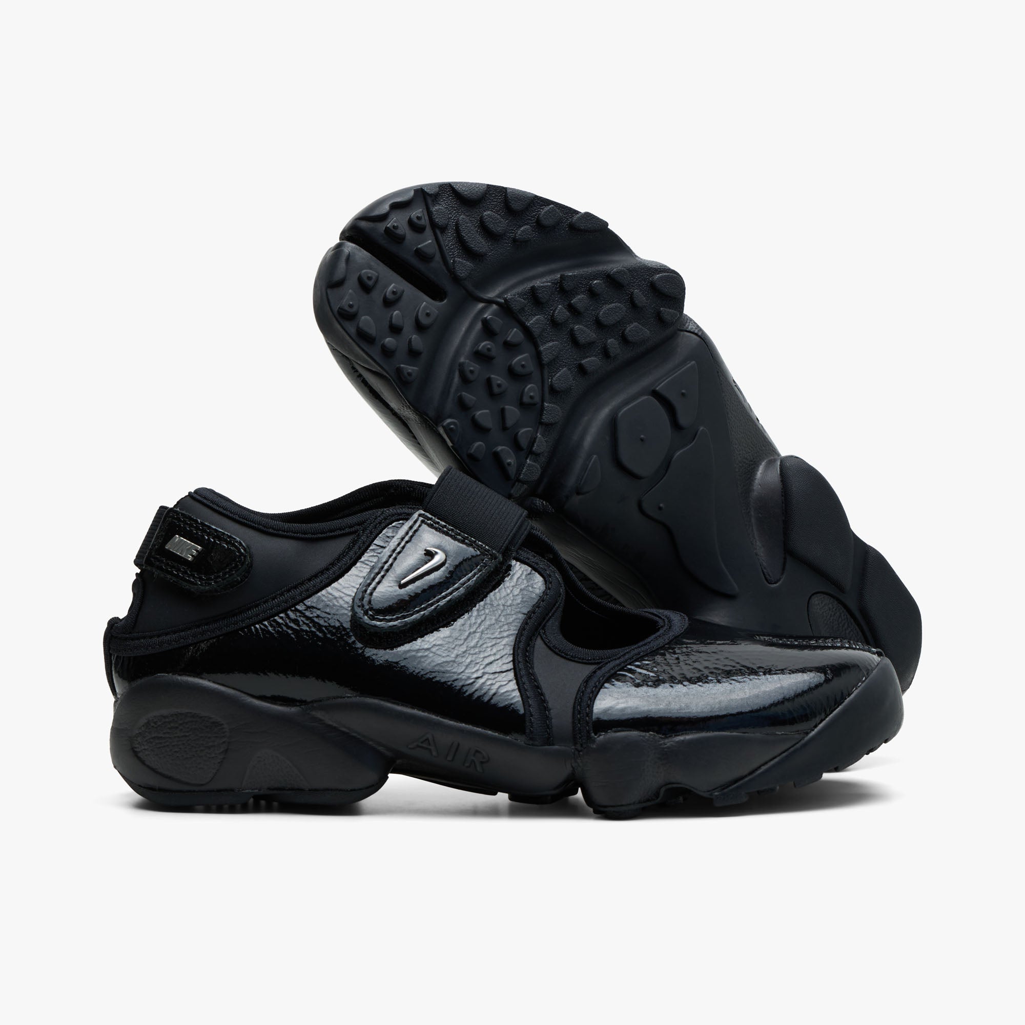 TAKA様Nike WMNS Air Rift 27cm Nike Women's Air Rift Black / Metallic Silver – Livestock