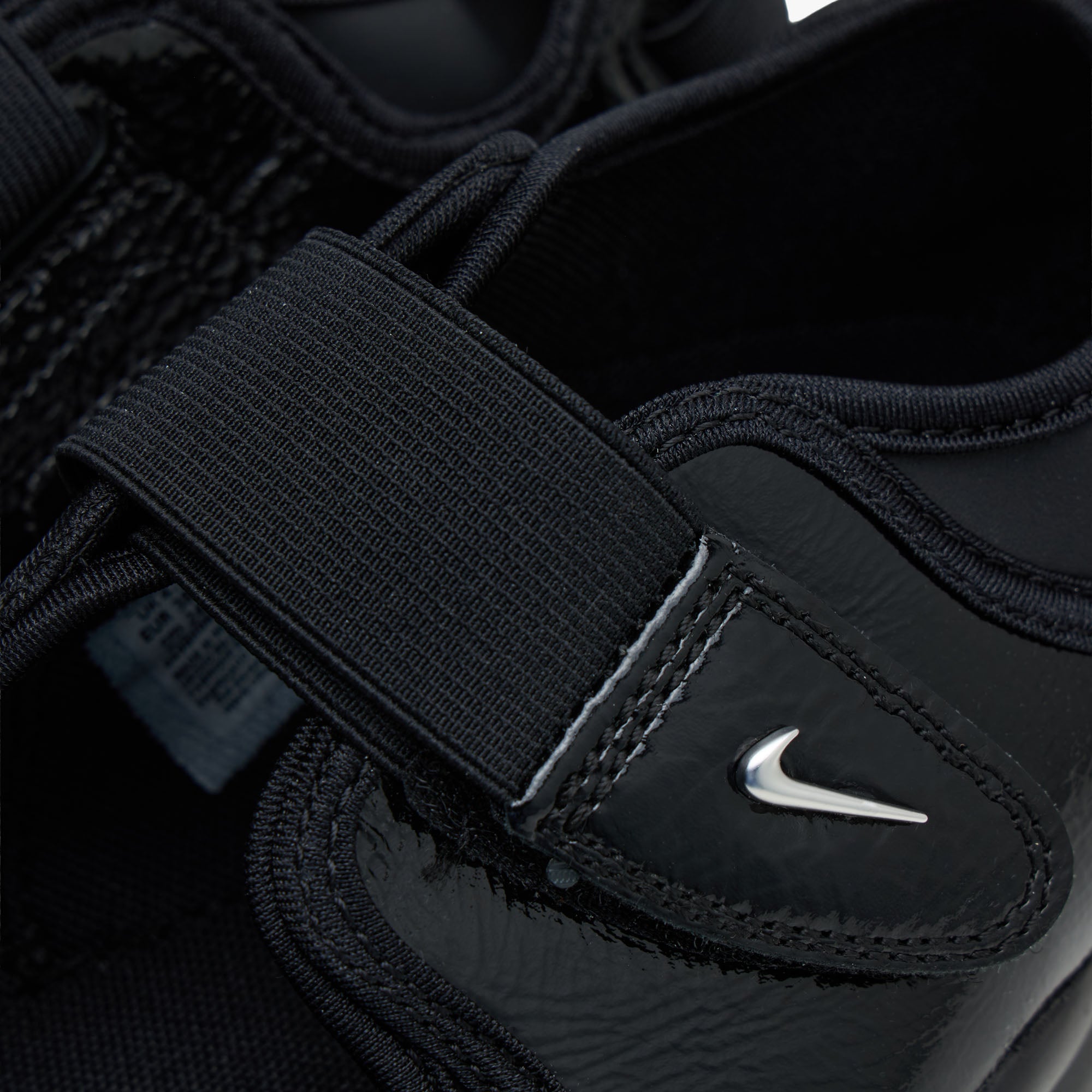 Nike Women's Air Rift Black / Metallic Silver | Livestock