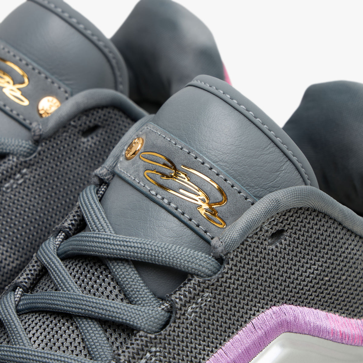** DNU RTV LSNRTV426 **Nike Lebron XXIII Gris Froid / Multicolore - Argent Métallique