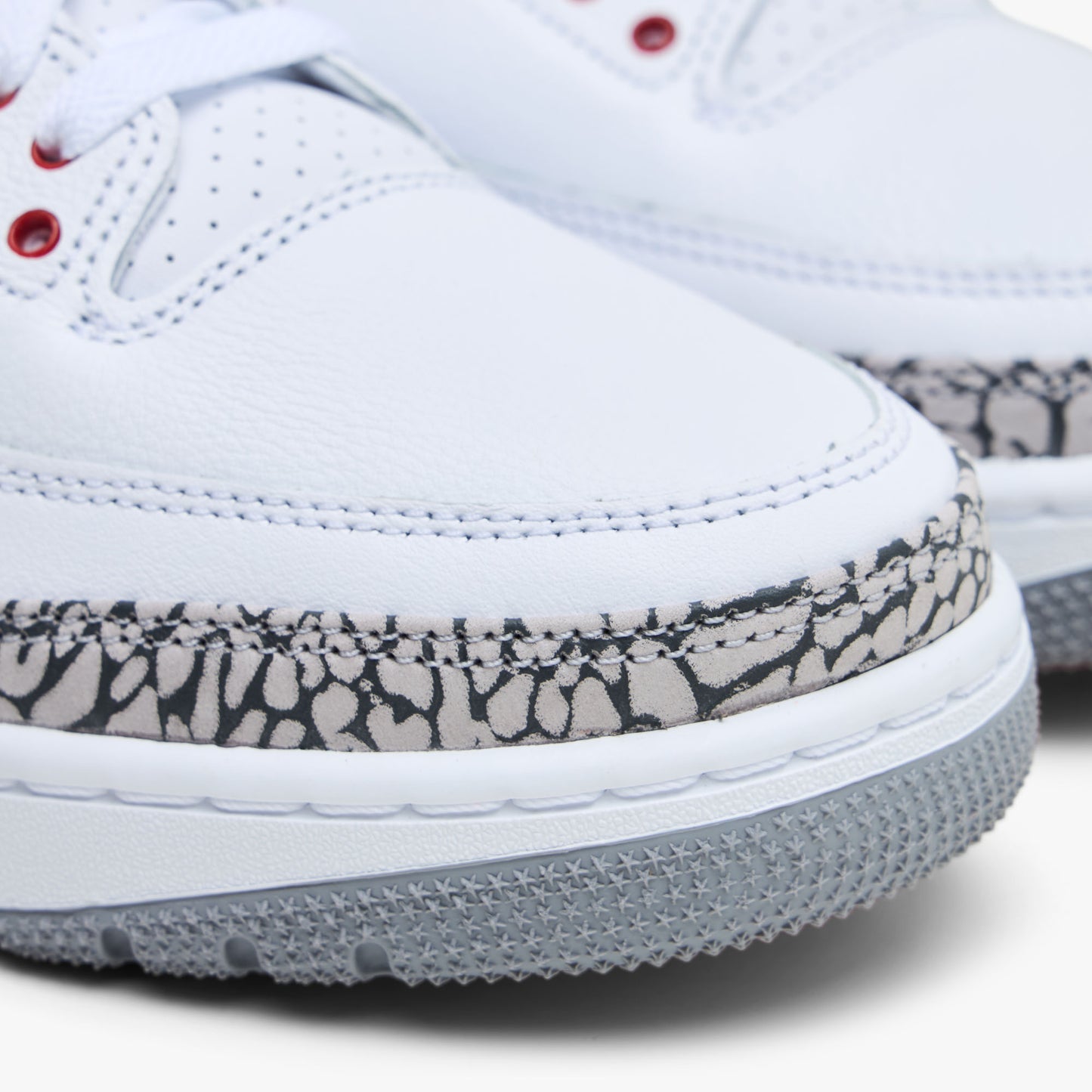 Jordan 3 Retro White / True Blue - Fire Red