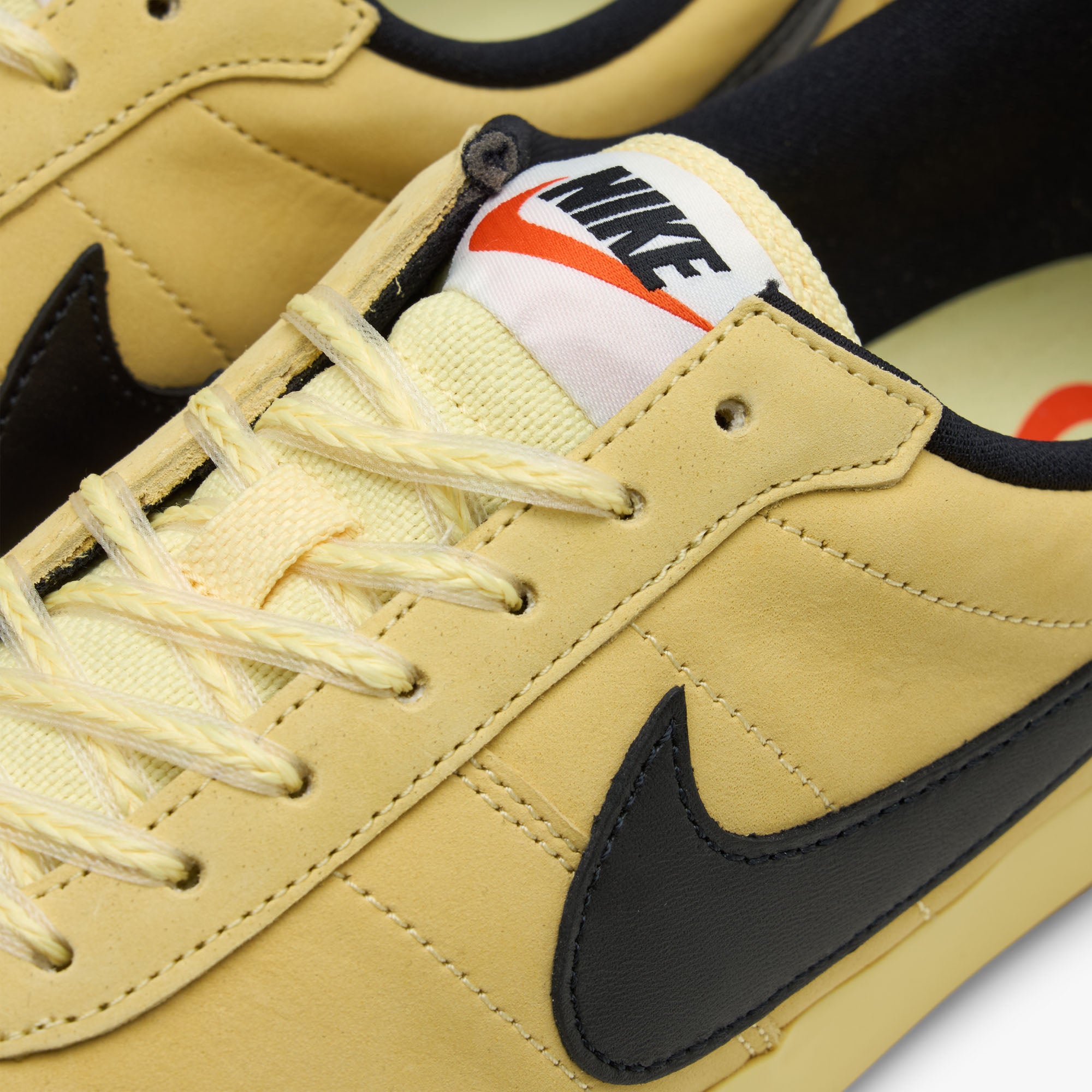 ★Boistore Nike Astrograbber Soft Yellow / Black - Sail | Livestock