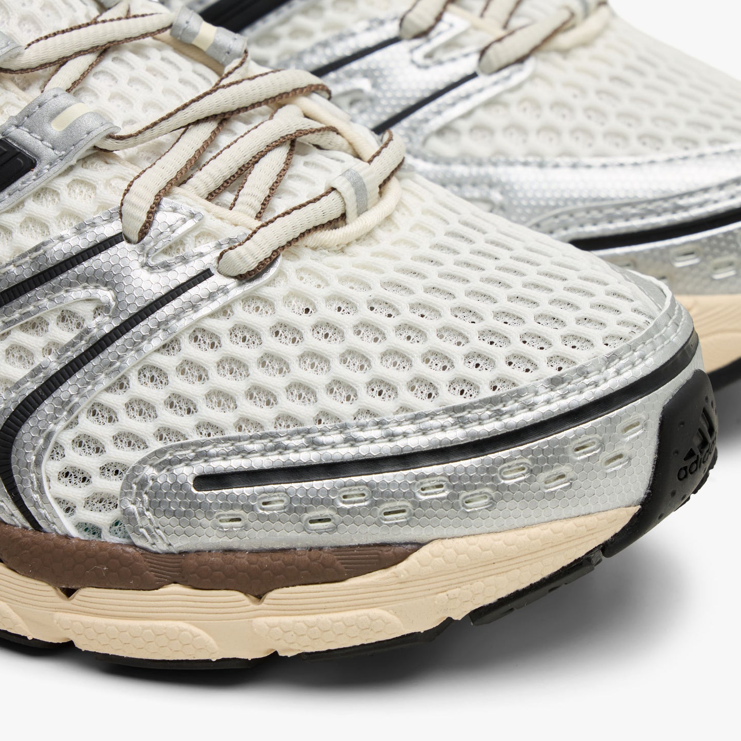 adidas Adistar Control 5 Ftwr White / Core Black