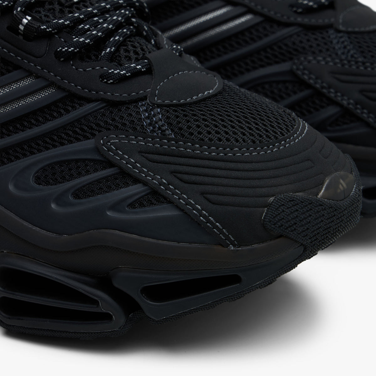 *** DNU RA 6250147503 ***adidas Megaride AG Noir