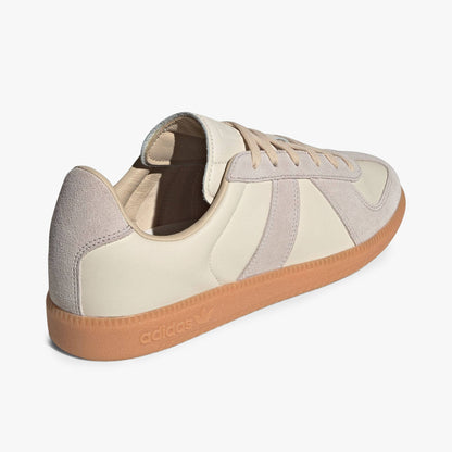 adidas BW Army. Rear three-quarter view of Chalk White sneakers showing Clear Granite suede heel patch and Gum sole. 
