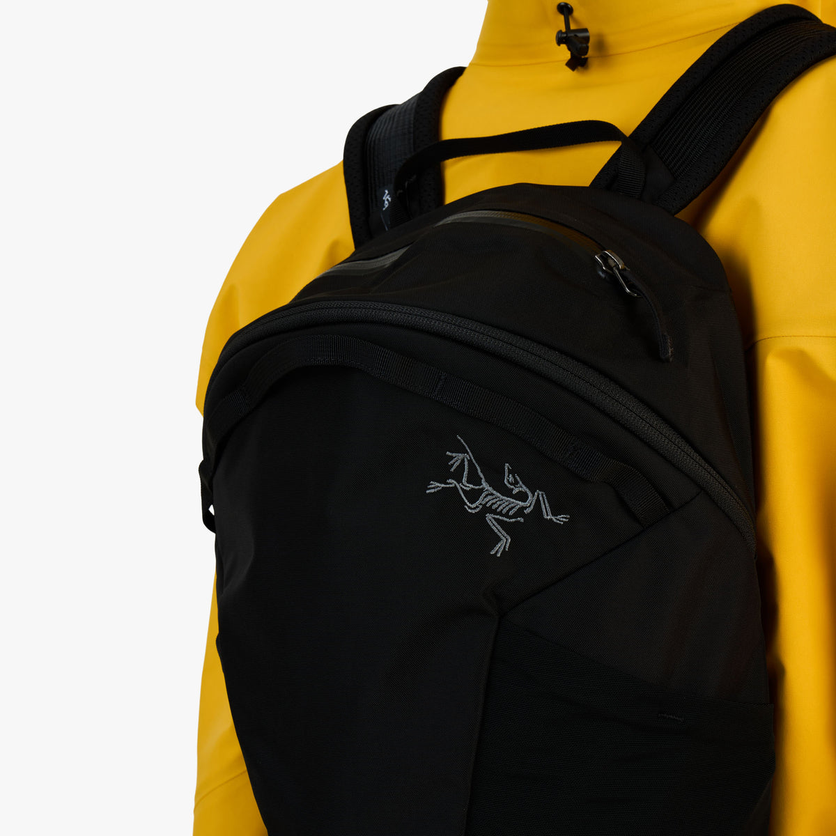 Arc'teryx Axios 10 Backpack / Black