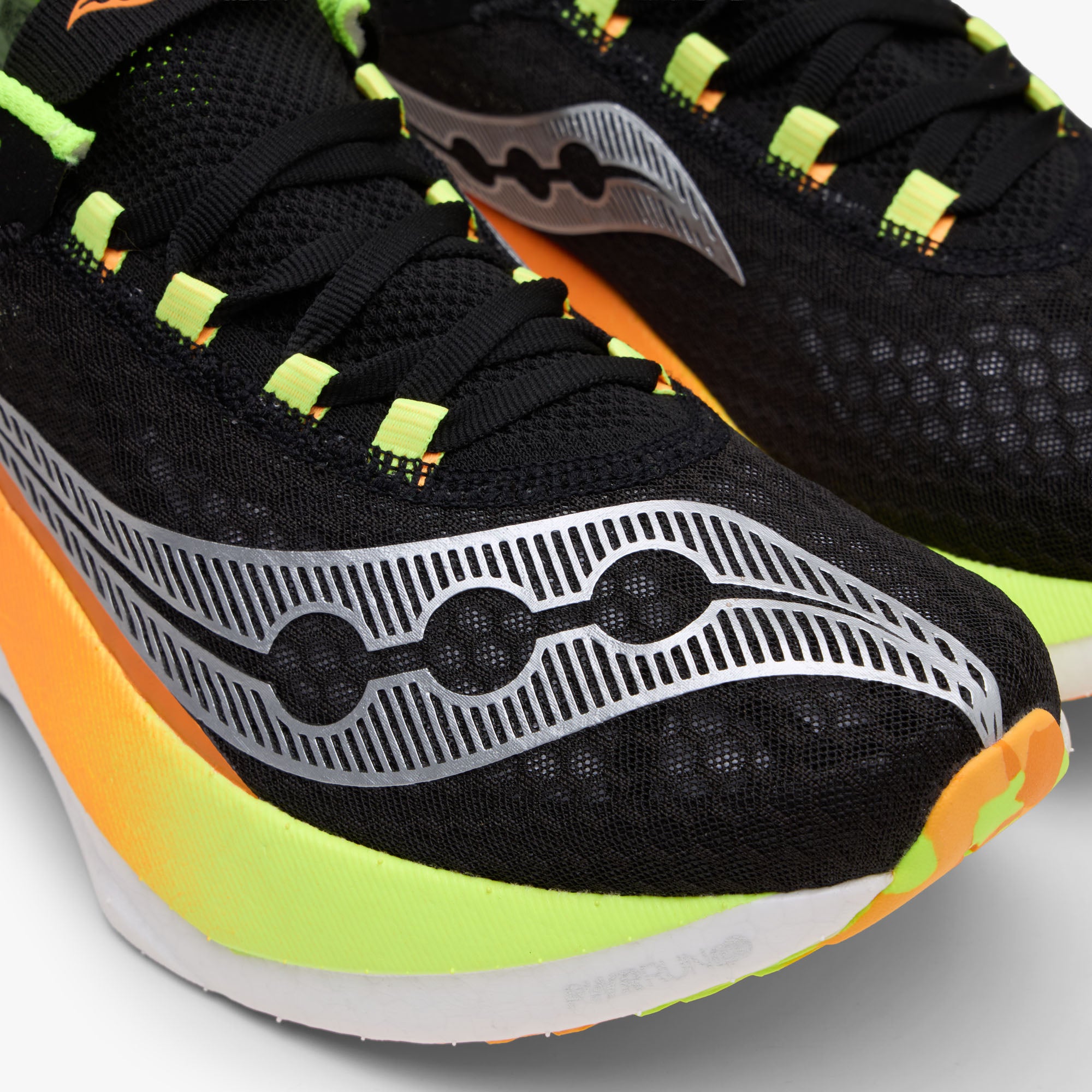 Saucony Endorphin Pro 4 Black / VO2 | Livestock
