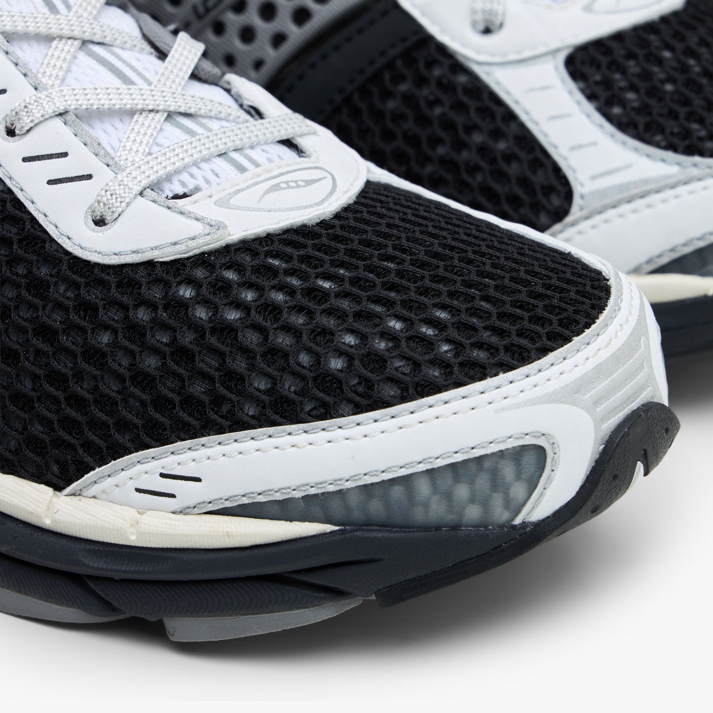 Saucony ProGrid Paramount Noir / Blanc