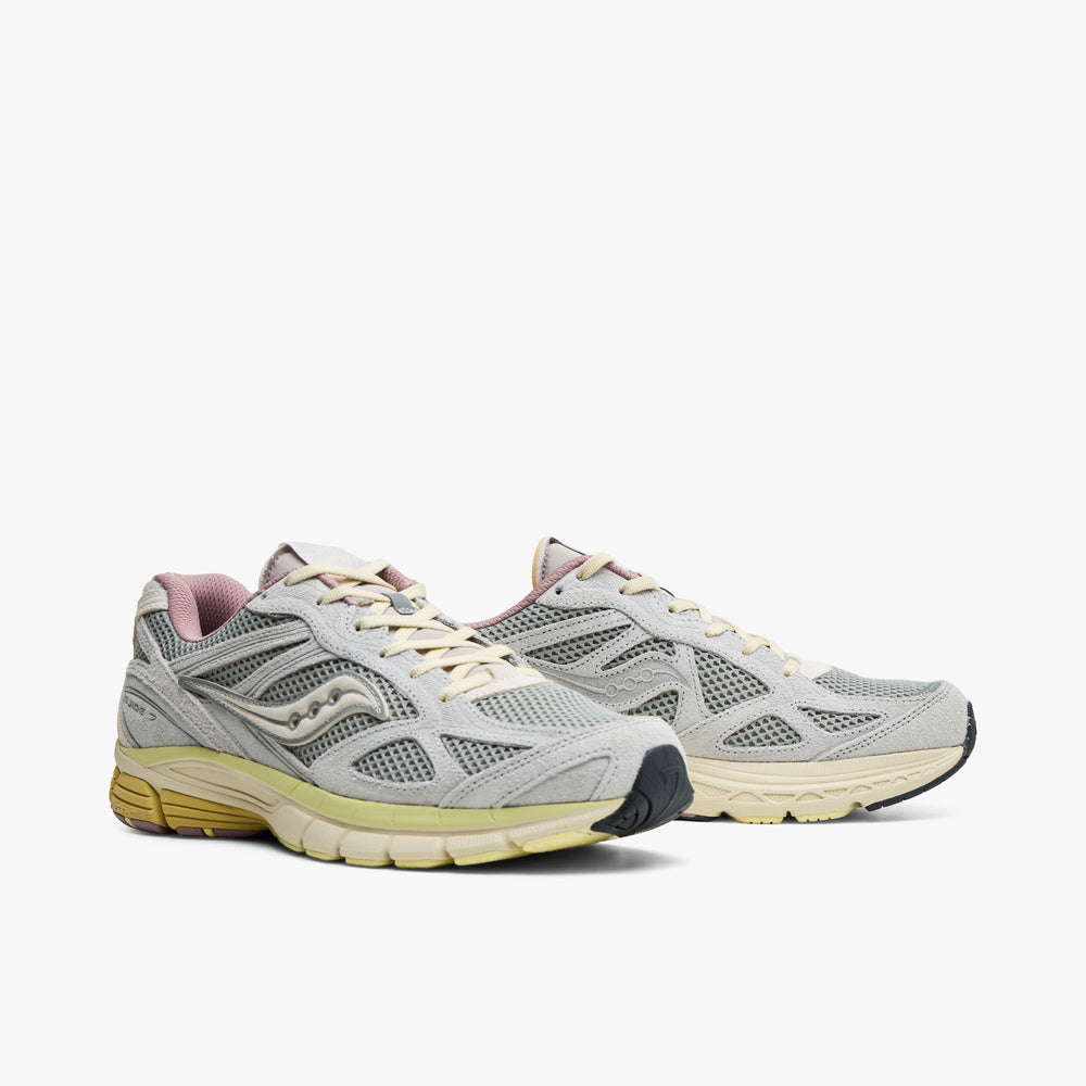 Saucony x 3sixteen Guide v7.3 / Graphite – Livestock