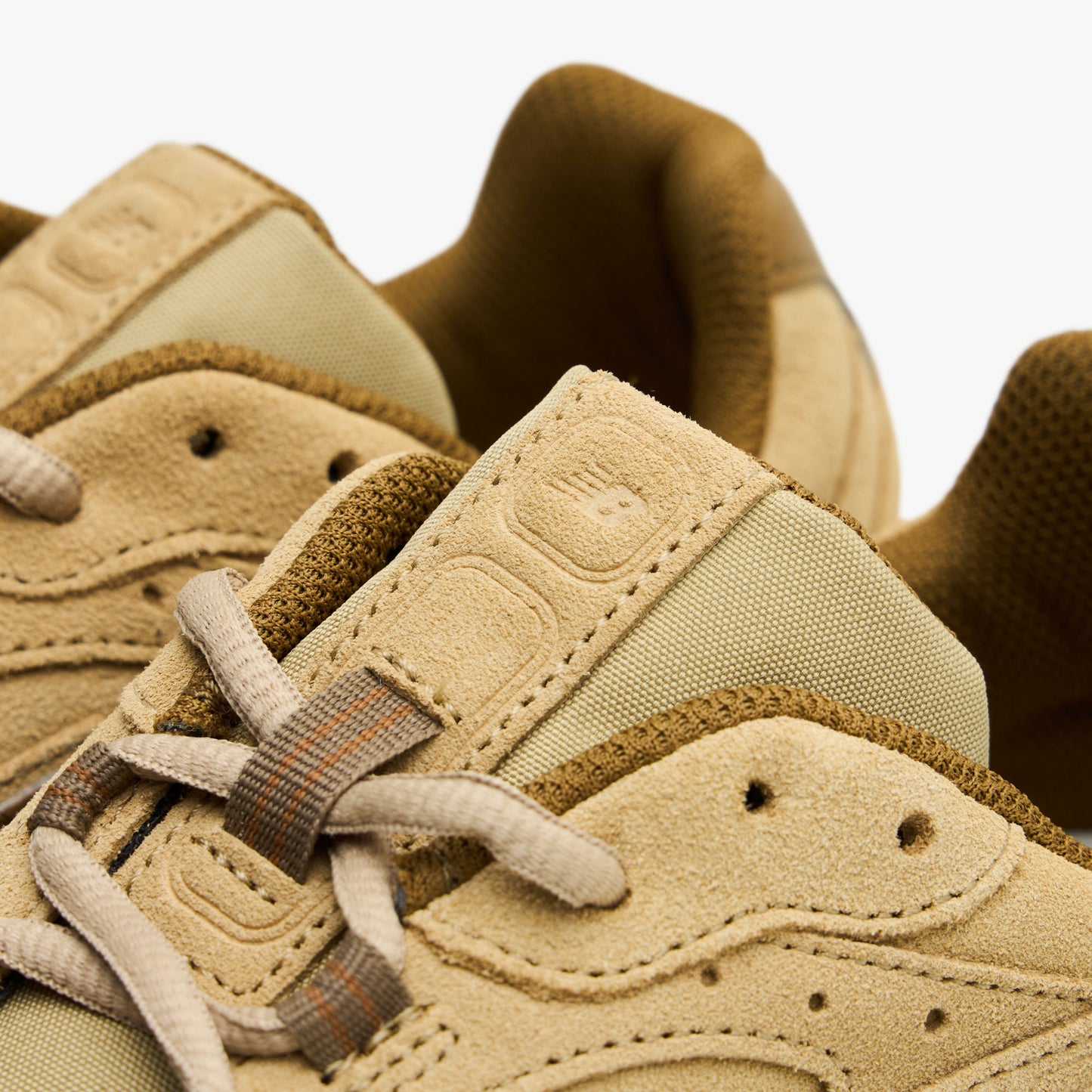 New Balance 204L Quicksand / Bark
