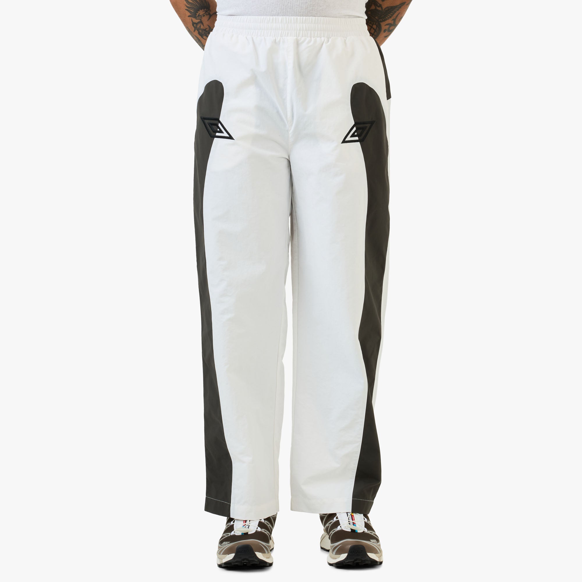 Umbro Guarding Tracksuit Pants White / Dark Olive | Livestock