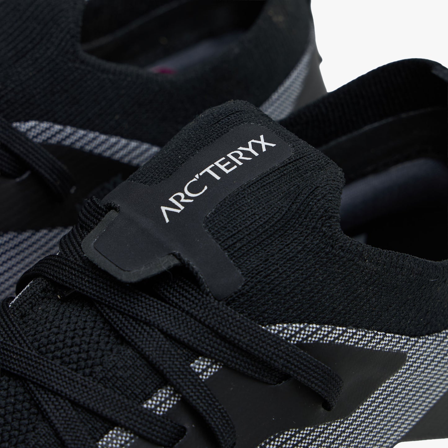 Arc'teryx Vertex Speed Low Black / Arctic Silk