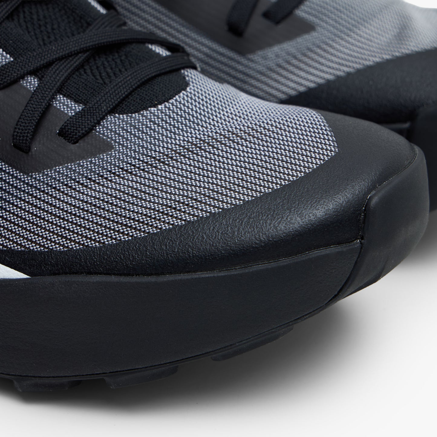 Arc'teryx Vertex Speed Low Black / Arctic Silk
