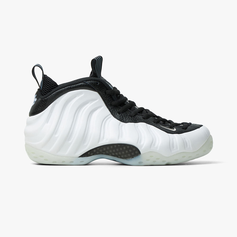 Nike Air Foamposite One White and Black-